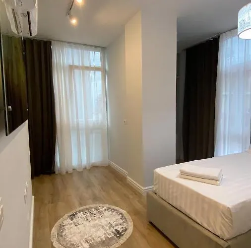 公寓 Centrally Located Glamorous Bright Near Bazaar 地拉那