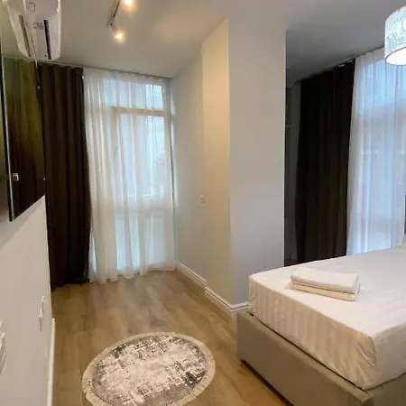 아파트 Centrally Located Glamorous Bright Near Bazaar 티라나