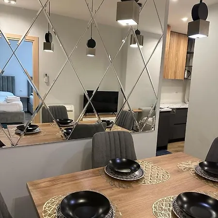 아파트 Centrally Located Glamorous Bright Near Bazaar 티라나