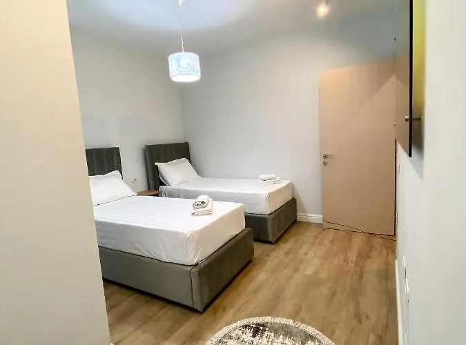 Centrally Located Glamorous Bright Near Bazaar Daire *