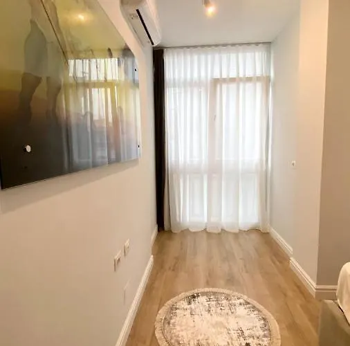 Centrally Located Glamorous Bright Near Bazaar *